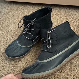 Sorel Black out and about Ankle Boots 9